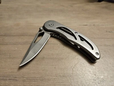 NICE!  FROST SPRING ASSISTED SINGLE BLADE FOLDING KNIFE-LINERLOCK - Image 1 of 4