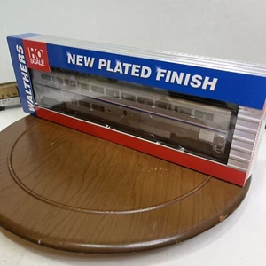 Walthers HO Scale Amtrak Ph 4B Superliner 2 Coach Passenger Car NOS 932-16102 - Picture 1 of 4