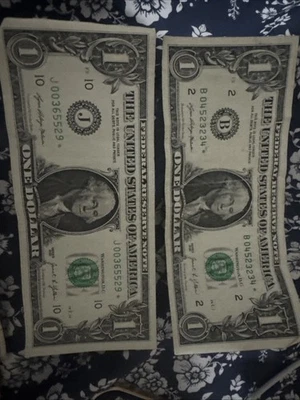 Billete De Un Dólar Con Estrella - Image 1 of 2