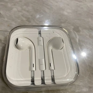 Original Genuine Apple EarPods Earbuds headphone For iPhone 6 Plus - Photo 1 sur 5