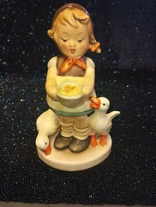 Hummel Figurine Goebel Figurine #197 2/0 Be Patient Full Bee Stamp TMK-2 Girl  - Picture 1 of 5