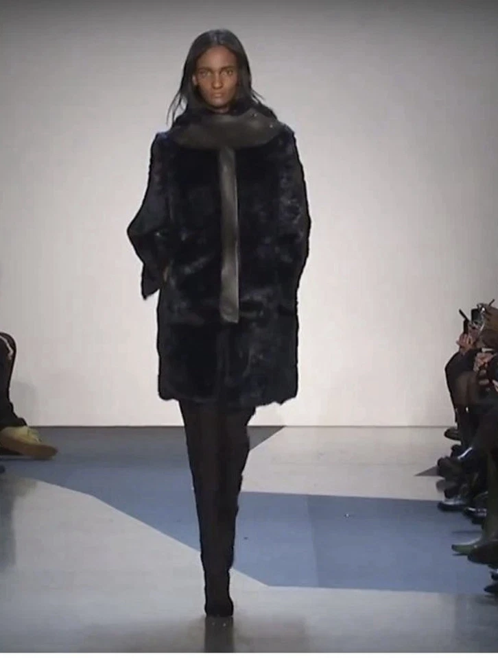 Abrigo Helmut Lang Fontana Azul Piel de Conejo Piel de Cordero Cuero SP Pasarela Parka Anorak Foto 1 de 4