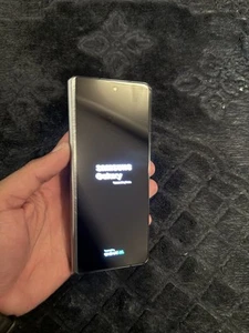 Samsung Galaxy Z Fold 4 - 256go - Graphite (Déverrouillé) - Photo 1/9