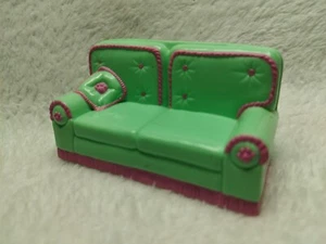 RARE 1995 Dollhouse Furniture Retro Green Sofa Couch 10cm Vintage Miniature Deco - Picture 1 of 5