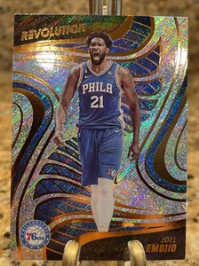 Panini Revolution Joel Embiid #66 76ers 2022-23 - Imagen 1 de 2
