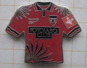 NEUCHATEL XAMAX SUPER LEAGUE / SCHWEIZ .............. Fussball Trikot Pin (302c) - Picture 1 of 1