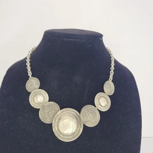 Vintage Dana Buchman Silvertone Round Disk Bib Necklace 18” Statement Casual - Picture 1 of 5