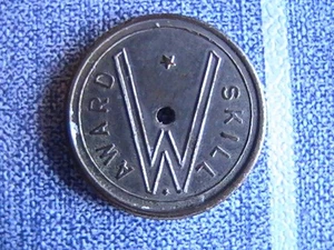 GAME TOKEN BALLY'S ALADDIN'S CASTLE WITH GENIE DJINN - Picture 1 of 4