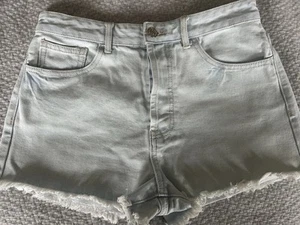 Forever 21 Pale Blue Denim Hot Pants Size 27 - Picture 1 of 6