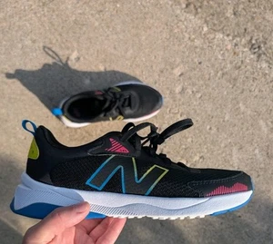 New Balance Women's 545 V1 GK545BN1 Black Running Shoes Sneakers Size 6 M - Picture 1 of 9