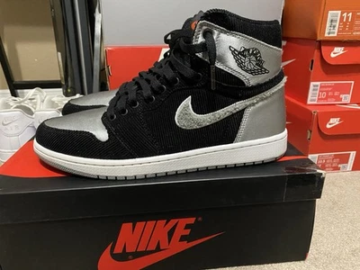 Talla 10.5 - Aleali May x Air Jordan 1 Retro OG High Satin Shadow Foto 1 de 4