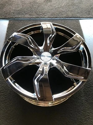 Llanta de 22 pulgadas Lexani Zagato totalmente cromada 22x9 dañada de una sola rueda Foto 1 de 4