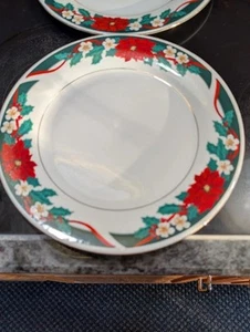 Tienshan Plates (2) Deck the Halls Dinner 10.5"D Gold Rim Christmas Poinsettia - Picture 1 of 6