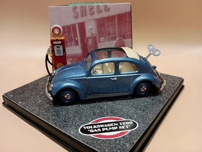 VITESSE 1/43 DIECAST 1955 VOLKSWAGEN BEETLE BUG & SHELL GAS PUMP SET NEW! - Image 1 of 4