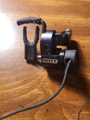 Hoyt QAD Ultra Rest HDX PRO - Image 1 of 4