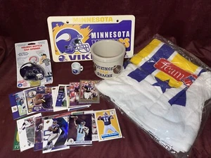 Lot of 18 Daunte Culpepper Cards RC 1999 + Minnesota Vikings Memorabilia Helmet+ - Picture 1 of 10