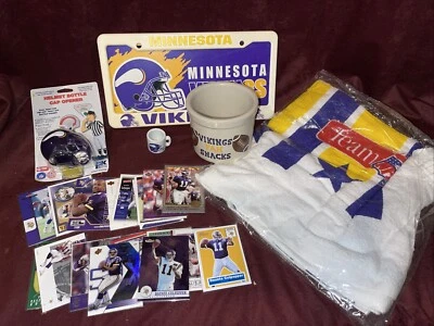Lot of 18 Daunte Culpepper Cards RC 1999 + Minnesota Vikings Memorabilia Helmet+ - Image 1 of 4