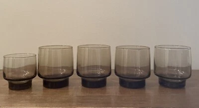 5 vasos vintage de jugo/rocas marrón leonado Libbey.  (4 más uno más pequeño) Foto 1 de 4