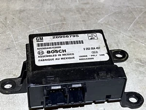 10 - 14 Cadillac Chevrolet GMC Rear Park Assist Alarm Module 20956795 OEM - Picture 1 of 5