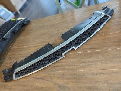 Rejilla superior delantera GM 96981100 Chevy Cruze 2011-14 Foto 1 de 4