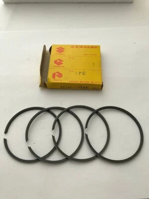 NOS SUZUKI 12140-18110-050 precedido por 12140-18720 - Juego de 4 anillos de pistón Foto 1 de 3