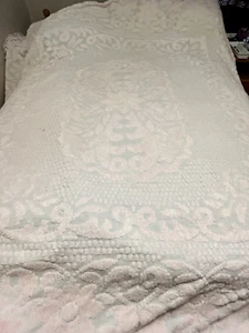 Chenille Bedspread Vintage Floral Fringe Light Pink Bubble Gum 90 x 100 1960's - Picture 1 of 9