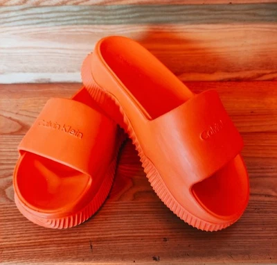 Orangefarbene Marken-Flip-Flops mit Keilabsatz  Calvin Klein G.36 - Bild 1 von 4