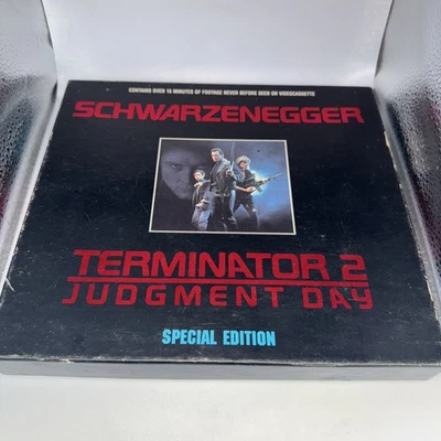 TERMINATOR 2 JUDGMENT DAY 1993 SPECIAL EDITION VHS BOX SET - Image 1 of 4
