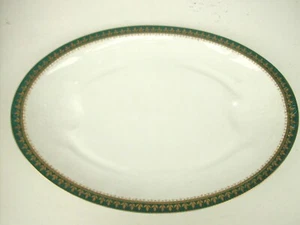 * LIMOGES HAVILAND & C° FRANCE PLAT OVALE A VIANDE VERT ET OR 47.5 cm DE LONG - Imagen 1 de 6