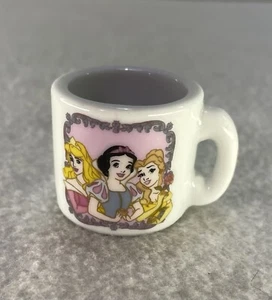 VTG Fla Disney Snow White Mini Mug Ceramic Miniature Coffee Cup 1.25" Christmas - Picture 1 of 7