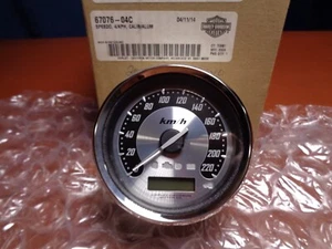 GENUINE-HARLEY DAVIDSON, CVO/SCREAMIN EAGLE= DYNA, 2007-2008, SPEEDOMETER-KPH - Picture 1 of 20
