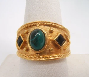 VINTAGE GOLD TONE ETRUSCAN STYLE RING SIZE 10 - Picture 1 of 5