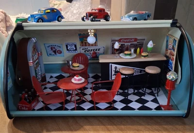 Roombox comedor años 50 diorama habitación caja casa de muñecas jukebox funcionando Foto 1 de 4