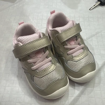Zapatilla deportiva Stride Rite SRT Winslow 2.0 para niños pequeños champán y rosa Foto 1 de 3