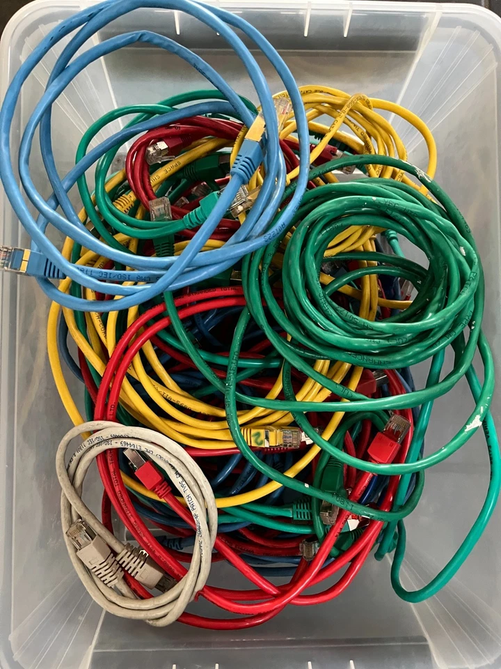 Sammlung KAT-5-Patchkabel, mehrfarbig, div. Längen ab 50 cm - Bild 1 von 1