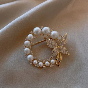 Fashion Pearl and Rhinestone Brooche For Women Baroque Trendy Butterfly Pin - Picture 1 of 3