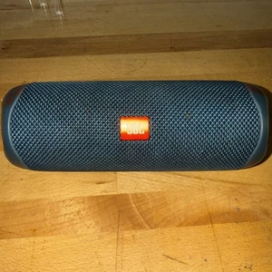 JBL Flip 5 Portable Wireless Bluetooth Speaker Blue JBLFLIP5 Great Sound - Picture 1 of 8