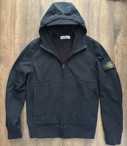 Stone Island Navy Soft Shell-R Zip Up Jacket Mint Condition Authentic Small - Picture 1 of 11