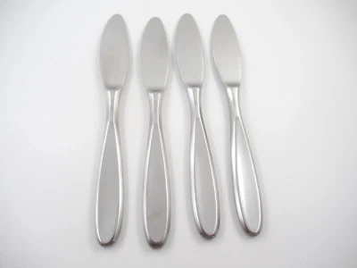 The Main Course TYSONS 4 Dinner Knives Korea Satin Stainless Steel Flatware - Image 1 of 4