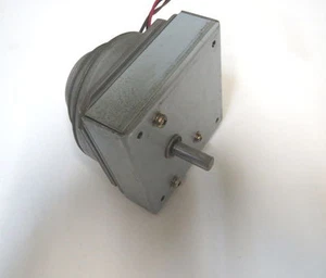 SHINKO ELECTRIC DFO85W-GT-A46 DC Geared Servo Motor wit Gearbox 24V 24 VDC 80rpm - Picture 1 of 6