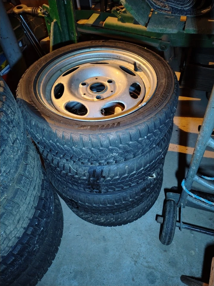 Smart Fortwo 451 Winterreifen mit Stahlfelgen 155/60 T15 74T & 175/55 R15 77T - Bild 1 von 1