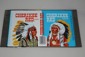 DE COLECCIÓN CHERIKEE ROJO BEBIDA HOJA PLANA LATA DE REFRESCO SIN ENROLLAR NATIVO AMERICANO RARO - Imagen 1 de 4
