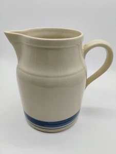 Jarra de leche Friendship Pottery, Roseville Ohio, de colección con rayas azules - Imagen 1 de 2