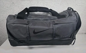 Nike Sporttasche Umhängetasche Grau Schwarz - Bild 1 von 2