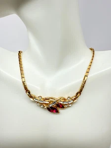 Vtg Crown Trifari Pat Pend Necklace red marquise Rhinestones gold tone signed - Picture 1 of 5