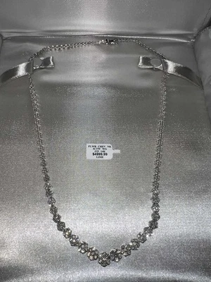 Collar de diamantes de 3 quilates de oro blanco de 14k Foto 1 de 3