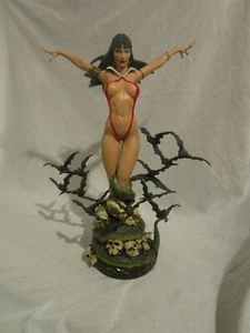 " VAMPIRELLA" Sideshow Comiquette Statue 506/1000 - Picture 1 of 7