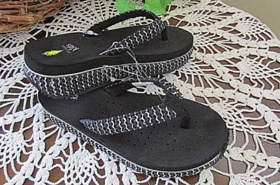 Volatile Kids 女孩楔形凉鞋拖鞋-黑色银色金属色 13-全新带标签 — 第 1/4 张图片