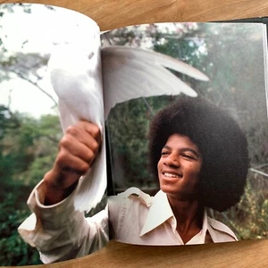 Libro de fotos conmemorativo de Michael Jackson 1958-2009 gira en Japón thriller limitado de JPN - Imagen 1 de 16