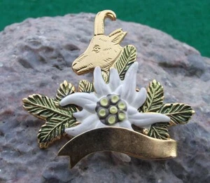 Vintage Chamois Deer Hunt Hunting Hunter Emblem Edelweiss Motif Pin Badge - Picture 1 of 2